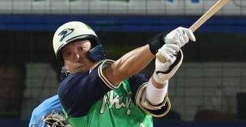 「それより腕が太すぎる」山田哲人〝驚愕オフショット〟先輩と腕まくり2ショットに反響「俺たちのてっとが帰ってきた」