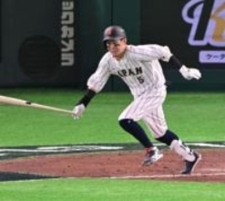 侍ジャパン牧原大成がWBC初スタメンで今大会初安打　〝思い出〟のチェコ戦で3年ぶりの快音【WBC】