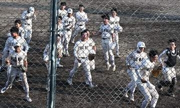 大分県トップの進学校が17年ぶり勝利で8強進出　練習後に塾にも通う4番が5打点の活躍【高校野球春季九州大会】