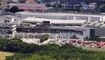 「何もかも吹き飛んでる」イオンモール熊本の内部映像を公開、ドローンでの撮影に「これは入れんわ」「一瞬でここまでの廃墟になるなんて…」