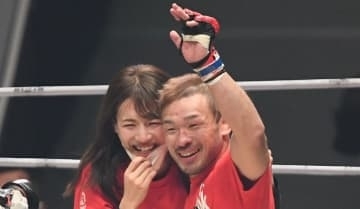 高級車が大破する事故…RIZIN王者・扇久保博正の写真に「まずは生きてて良かったです…」「体が頑丈でよかった」の声