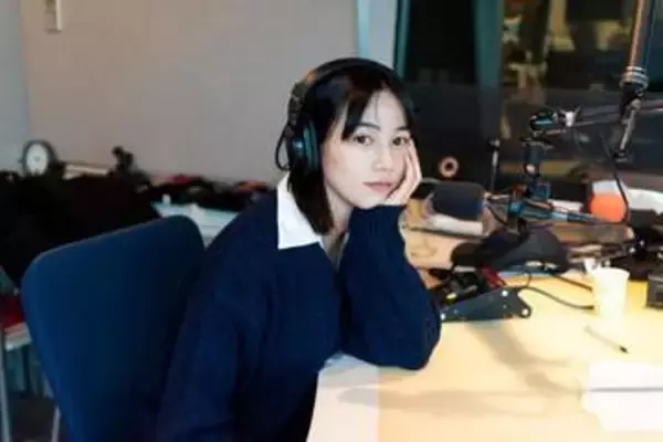 「永遠に見れる」のん〝リゾートバイト〟透け感ショットに「透明感ましまし」