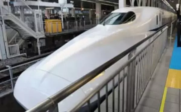 「知らなかった！」新幹線〝フットレストの使い方〟伝える森田まさのりの投稿に反響「分かりにくいですよね」「そもそも使う？」