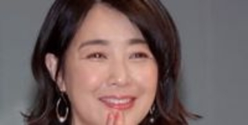 「ん？」エリート官僚との再婚から7年…元清純派アイドル〝雰囲気激変〟57歳・菊池桃子の最新姿に衝撃！「新鮮」「ワイルドだろ〜」