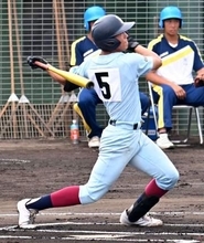 ソフトバンク監督の甥、近大付・小久保成逢が2戦連続の3長短打で16強進出けん引【高校野球大阪大会】
