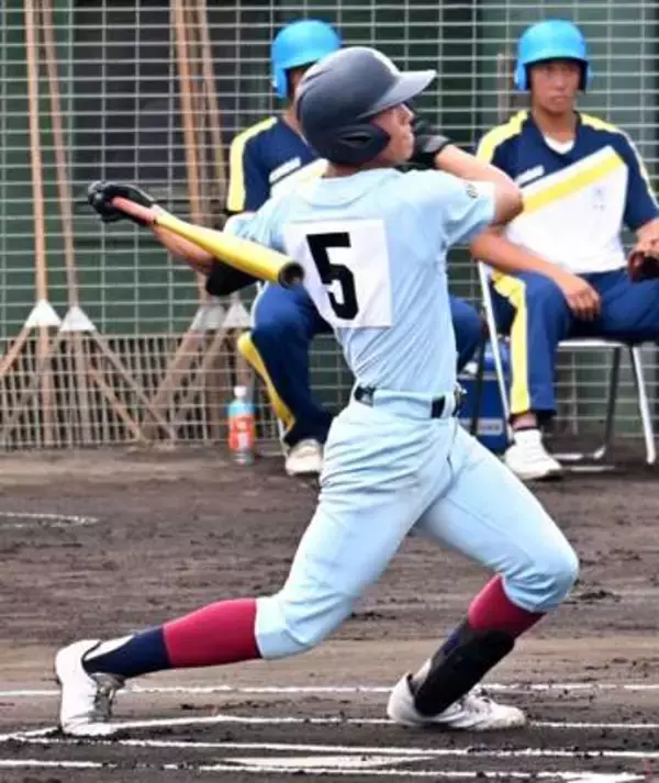 ソフトバンク監督の甥、近大付・小久保成逢が2戦連続の3長短打で16強進出けん引【高校野球大阪大会】