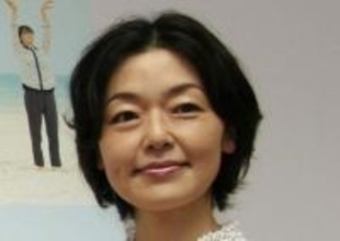 「懐かしいメンバー」放送から36年…「ニューヨーク恋物語II」再会〝4ショット〟の小林聡美に反響「同世代のアイドル！」「皆さん仲良しで素敵ですね」