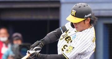 「同い年に会ってきました」元阪神ドラ1と〝再会2ショット〟!関西テレビ・服部優陽アナの投稿に反響「楽しそう」「元気そうで何よりです」