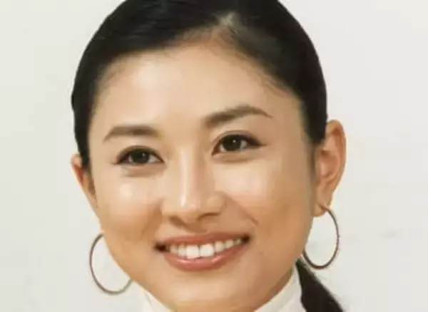 「見えそうで見えない凄さ…」元祖東大タレント・菊川怜〝あのモーレツ！〟から25年･･･近影に「当時と変わらない美貌」「懐かしいですね～」