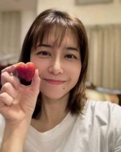 「​​笑顔が同じ顔」元人気グラドルの母と声優の娘…緒方かな子＆佑奈〝共演ショット〟に「同じ匂いが」「おもしろすぎるぞ」と反響