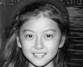 「見事な仕上がり」「スゴ…」子役出身女優「透かし編み入ってます」自作服姿に「いい〜」「プロやん！」称賛の声