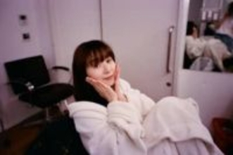 「別人みたい！」ショートカットになった松岡茉優、最新ショットに反響「ボーイッシュでもすごく似合う」「パッと見、メンズに見えました」