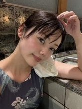 「どうしてそんなことが」「股裂けるから」長野じゅりあ〝地上最強の生物〟ポーズに反響「すごい体の柔らかさ」