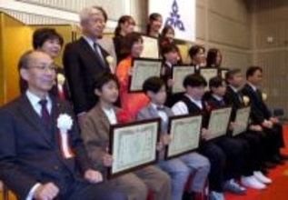 「五輪で金メダルを」フィギュアで注目の中学1年、佐久間陸　バスケ福岡大大濠高などに福岡市市民スポーツ賞