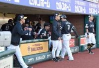 「目の前のことをやっていくしかない」ソフトバンク小久保監督、4連敗で借金生活突入にも耐え時強調