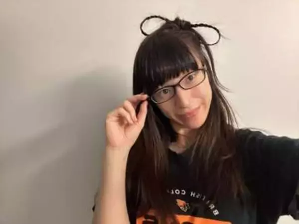 ショートパンツ〝超絶キック〟東大卒の忍者声優・鈴木柚里絵に反響「忍者はどこにでもいる！」「あなたは戦士？」