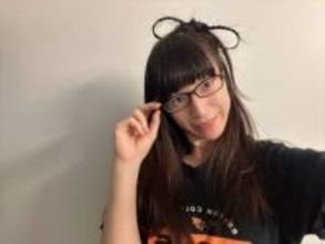 ショートパンツ〝超絶キック〟東大卒の忍者声優・鈴木柚里絵に反響「忍者はどこにでもいる！」「あなたは戦士？」