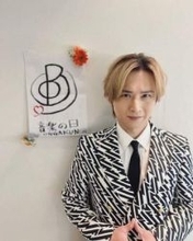 「え待って⁉」「もう別人のよう…」年末に突然結婚…堂本光一〝激変〟ステージ上の姿に衝撃「もう47歳なのか…」「奇抜な感じも似合う」