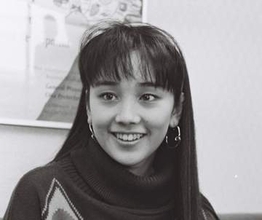 「むしろまだ53だったとは驚き！」西田ひかる〝青スカート〟近影が話題「アイドル時代と変わってないし、若々しい」「なぜだかフルーチェを食べたくなる」