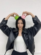 「完全に大人向け特撮」〝ギリギリアングル〟でハイキック！仮面ライダー女優・小貫莉奈に反響「大丈夫なの？」「キッズの癖が開花する」