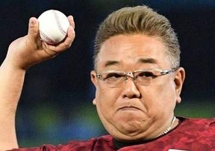 「だいぶ痩せた感じもあるけど…」脳梗塞で休養のサンド伊達〝52歳の最新姿〟に「この笑顔見たかった」「退院したの⁉」「Tシャツも東北愛」の声