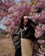 「きゃあ～」「夫婦共演…」共演後に交際1年で〝17歳差〟電撃婚…〝ご報告2ショット〟飯豊まりえに「待ってました～最高」「やったぜ」と反響