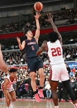 「絶対勝ち切れる」福岡大大濠が同校初の連覇へあと1勝　3年生躍動でIH王者撃破【高校バスケ・ウインターカップ男子】