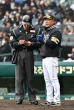 「あれなんで来たん？」ソフトバンク小久保監督、阪神モレッタが自軍ベンチ帰ってくる珍事に驚き「ピッチャー告げに行ったら降りてきたからびっくりした」