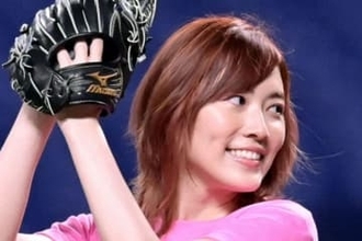 アイドル同士電撃婚から2カ月…29歳になった松井珠理奈〝距離感〟夫婦ショットが話題「わかった瞬間ほっっこりしたぁー!!」「ひっついて写真とればいいやん笑」