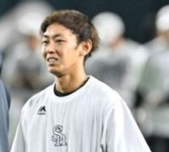 左肩甲骨亀裂骨折のソフトバンク今宮健太が代打で登場　中飛放つもタッチアップ成功ならず