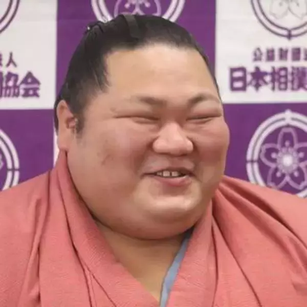 タトゥーびっしり姿に騒然...引退から4年、50キロ減の千代大龍〝激変姿〟に驚愕の声「今あんなにイカつくなってんの」「こんなことに...」