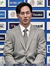 規定打席初到達の西武・長谷川信哉が1900万増の3400万円で契約を更改　外野激戦も望むところ「絶対勝つという気持ちで」
