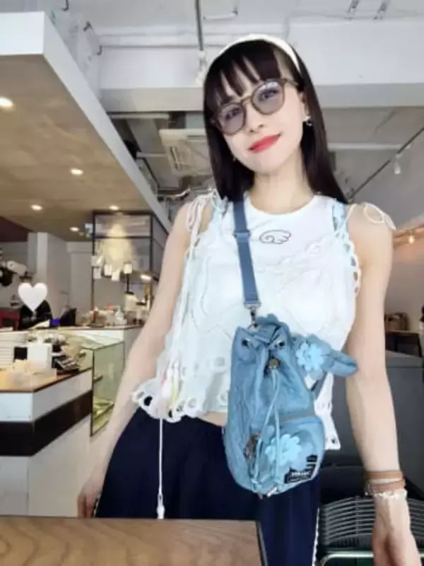 「ポニーテールで立っているぞ」「雑技団やん」新婚〝あ〜ちゃん〟衝撃ピラティス動画に大反響