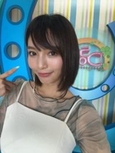 「今回も凄かった！」超ミニ〝どピンク〟コーデ〝万券クイーン〟ほのかに反響「お見事！」「春だなぁ〜」