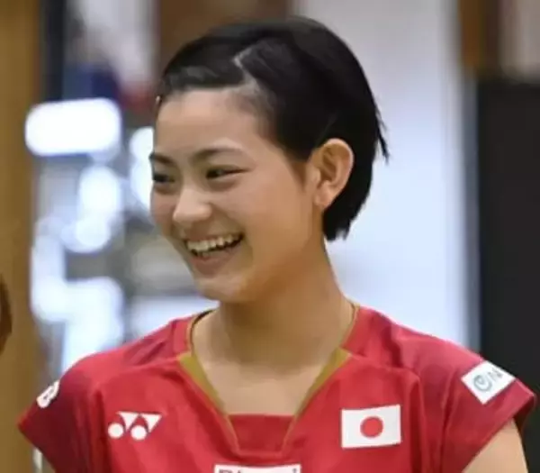 「推しになった」世界ランク9位〝女子バドミントン選手〟艶やかな姿で登場し会場騒然！期待の新鋭、宮崎友花に世界中から称賛の声