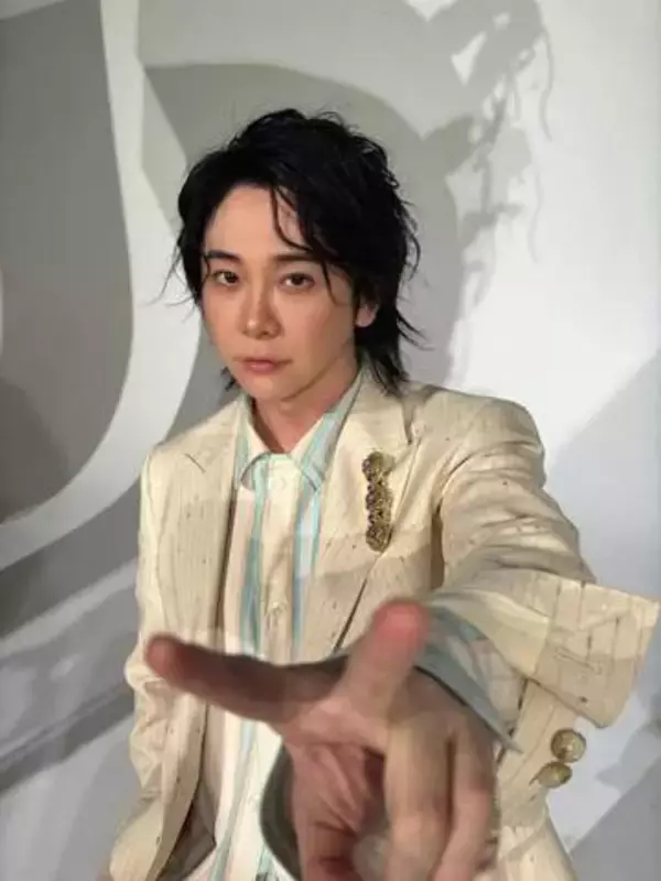 「お顔どうしたの⁉」「様子が変…」ミセス大森〝突然の一枚〟にファン騒然「何が起きた…⁉」「拡大して見たら…」「同じ人で合ってる!?」