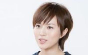 「ガラ空きの誘惑に完敗」背中や脇腹まで…比嘉愛未〝大胆〟透け透けドレスに騒然「チラ見せ、はんぱない」