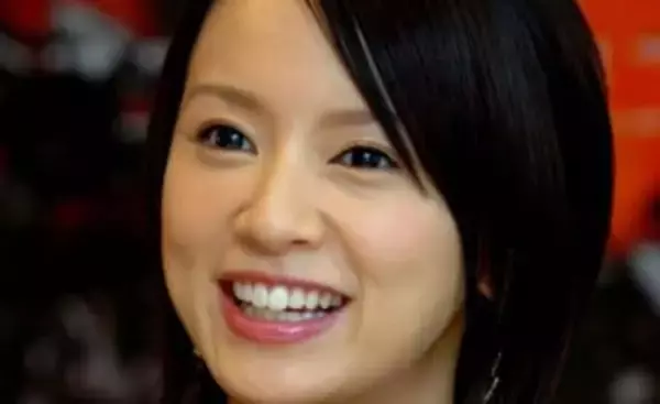 「ほんとに44歳?」電撃婚から9年…〝超ミニスカ＆ルーズ〟ショットの鈴木亜美が話題「ママに見えん」「チアガールみたい」「平成感がいい」