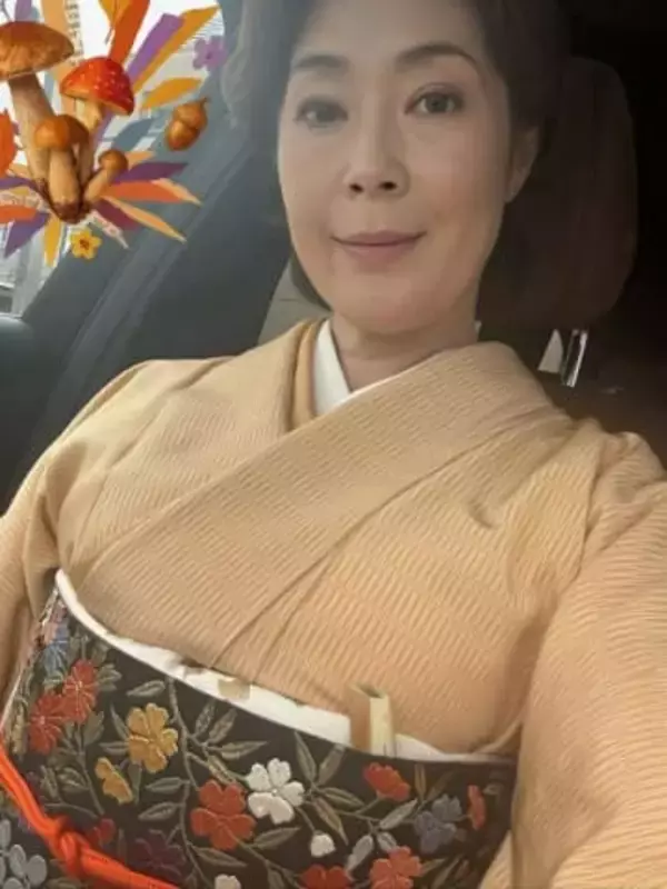 父は人間国宝、母は名女優…寺島しのぶ、歌舞伎役者の13歳愛息と〝わちゃわちゃ〟プライベート親子2Sに「まだ甘えてくれるなんて…」「まさに男の子」「イケメン息子」の声