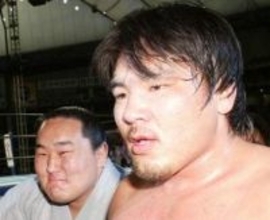 弟は朝青龍〝元新日本プロレス〟ブルーウルフの最新ショットが話題！58歳永田裕志を祝福「おおー!!!なつかし!!!」「やっぱり兄弟だなぁ…弟さんの面影あるよな」