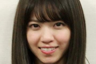「くそー！」「ヨッシー代われ！」西野七瀬〝ギュッ〟ショットに反響続々「中身ずるい」「ヨッシーからしたら…」