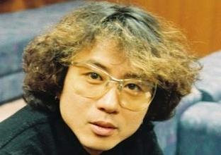 「パパの遺伝が強すぎる」父は伝説のファッションリーダー！フジ藤井弘輝アナ〝おしゃれコーデ〟のプライベート写真に「ドキッ」「お父様にそっくりですね」