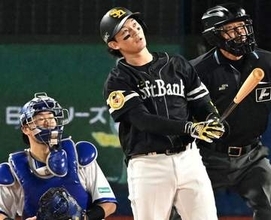 ソフトバンク正木智也が試合開始1秒でDeNAファンの度肝を抜く　推定130メートルの特大ファウル
