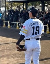 「早く着たかった」ソフトバンク大津亮介が背番号「19」のユニホームを初披露