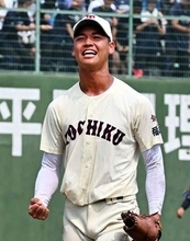 東筑が白熱の投手戦を制して8強進出　注目のエースが今夏初先発で完封、打っては決勝点を呼ぶ安打【高校野球福岡大会】
