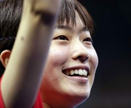「あざとすぎる気が…」石川佳純さん笑顔で〝鷲掴み〟ショットに反響「天才少女時代を思い返すと別人のように…」「惚れてまうやろ〜」