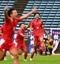 昨冬全国4強の東福岡が2大会連続全国へ　背番号10が2ゴール　総体8強の飯塚撃破【全国高校サッカー選手権福岡大会】