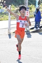 飯塚が創部36年目で悲願の都大路へ　「地元を応援してくれていると感じた」ホームの地の利生かす【全九州高校駅伝・男子】