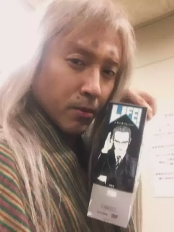 「うゎははははは」「超絶キレイ」〝艶やか〟女装ショットのムロツヨシに反響「私よりマダム感あって羨ましい」「こんな女性いますよね」