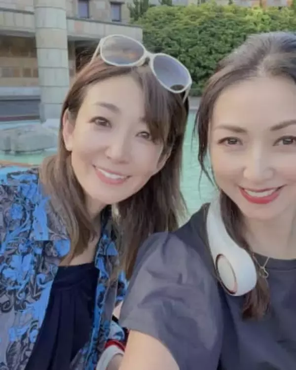 軽快にミニスカディスコ、58歳梶原真弓＆57歳中島史恵に「若々しい」「増し増しで活躍楽しみにしてます」